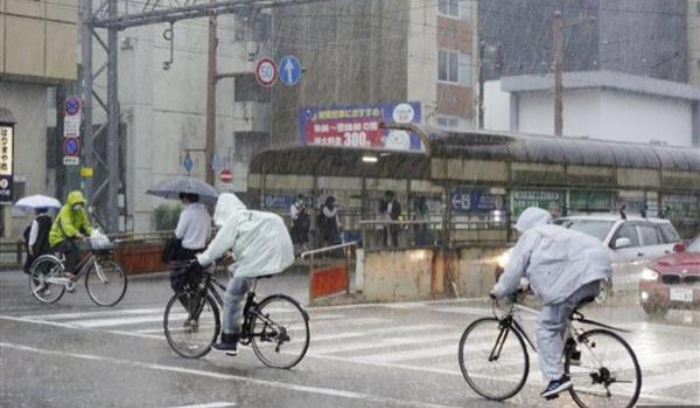 دعوات لإجلاء السكان في اليابان قبل إعصار خانون