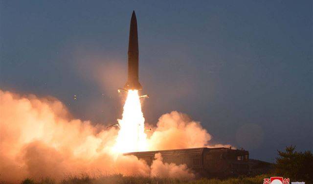 كوريا الجنوبية: كوريا الشمالية أطلقت صاروخا باليستيا باتجاه المياه الشمالية الشرقية لشبه الجزيرة الكورية
