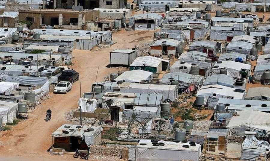 أمن الدّولة في زحلة تداهم خيمة للسوريّين وتصادر كميّة من الأسلحة