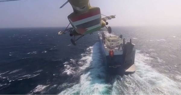 إيران تنفي مساعدتها الحوثي في ضرب سفن البحر الأحمر