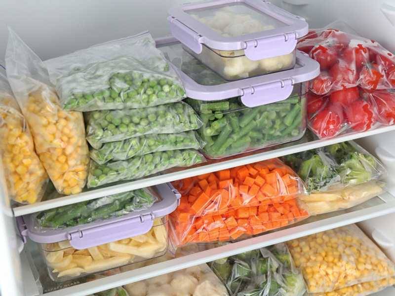 ما الأطعمة التي تصبح سامّة لدى حفظها في الثلاجة؟