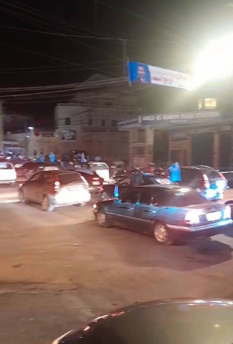 بالفيديو: مسيرات سيّارة في البقاع الأوسط دعماً وتأييداً لعودة الحريري