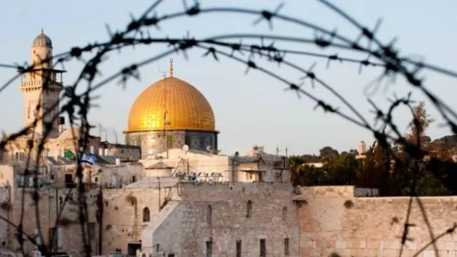 السلطات الاسرائيلية تمنع آلاف المصلين من الوصول للمسجد ‏الأقصى