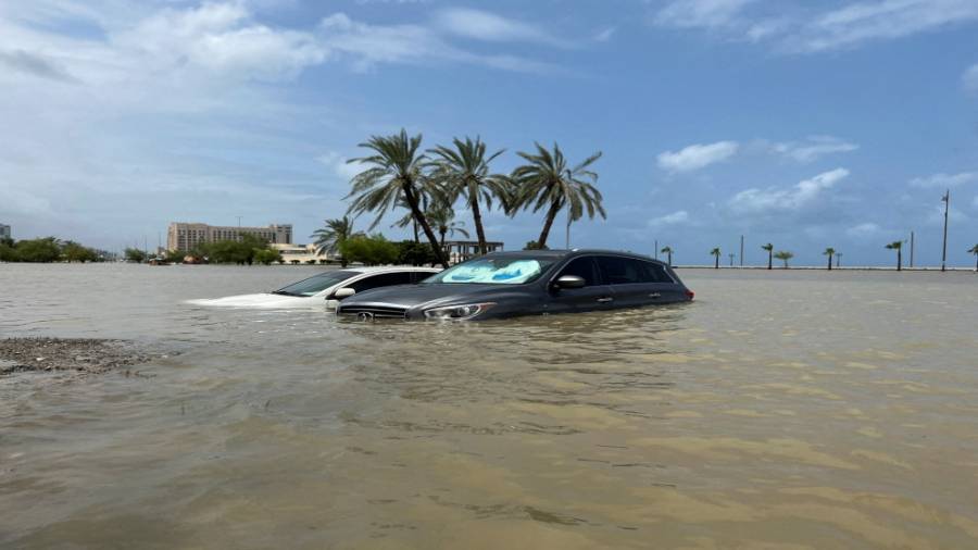 الإمارات تكشف عن إصابات مرتبطة بتلوث المياه بعد السيول