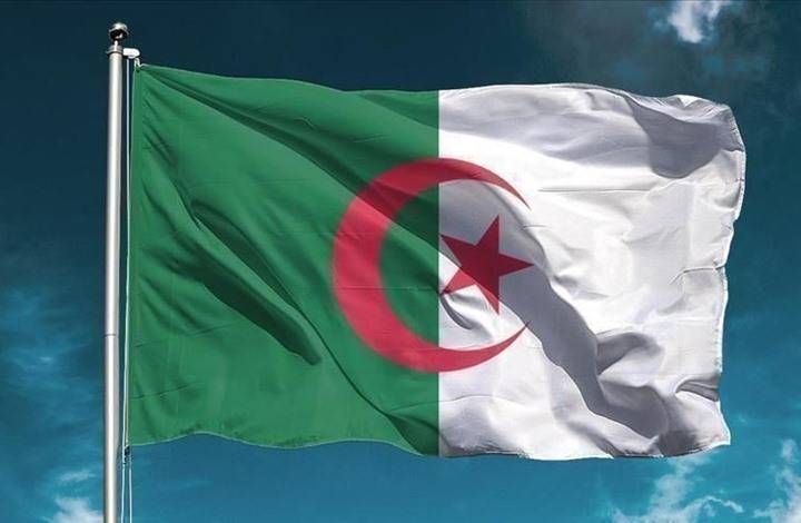الجزائر والعسكر