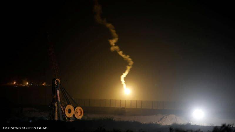 غارات إسرائيلية على غزة.. وسقوط صواريخ