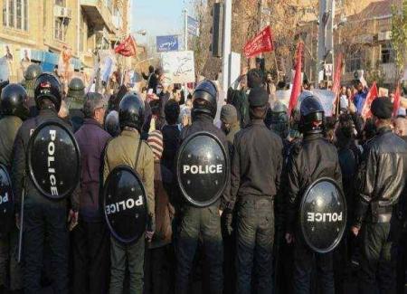 قائد شرطة طهران: توجيهات لضبط النفس إزاء التظاهرات