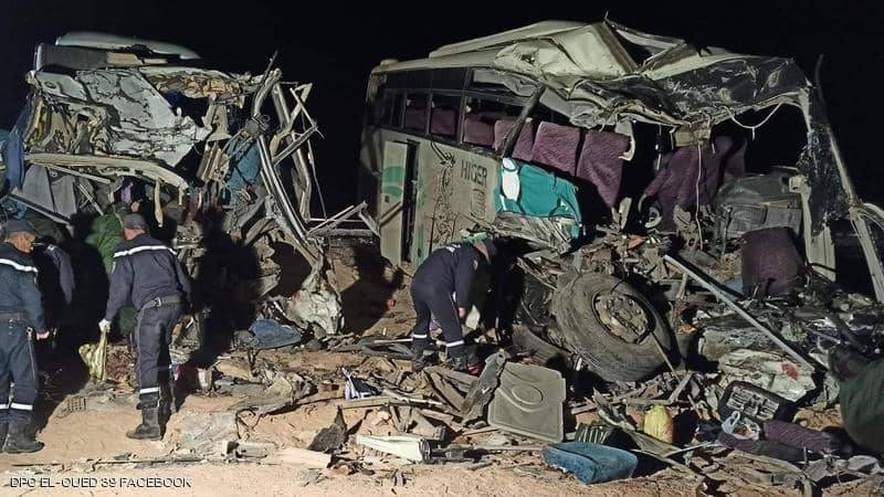 الجزائر.. مقتل وإصابة أكثر من 50 شخصا في حادث مروري