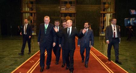 أردوغان يناقش مع بوتين حادثة القصف على الجيش التركي في إدلب