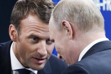 ماكرون: روسيا تواصل زعزعة الاستقرار الأوروبي